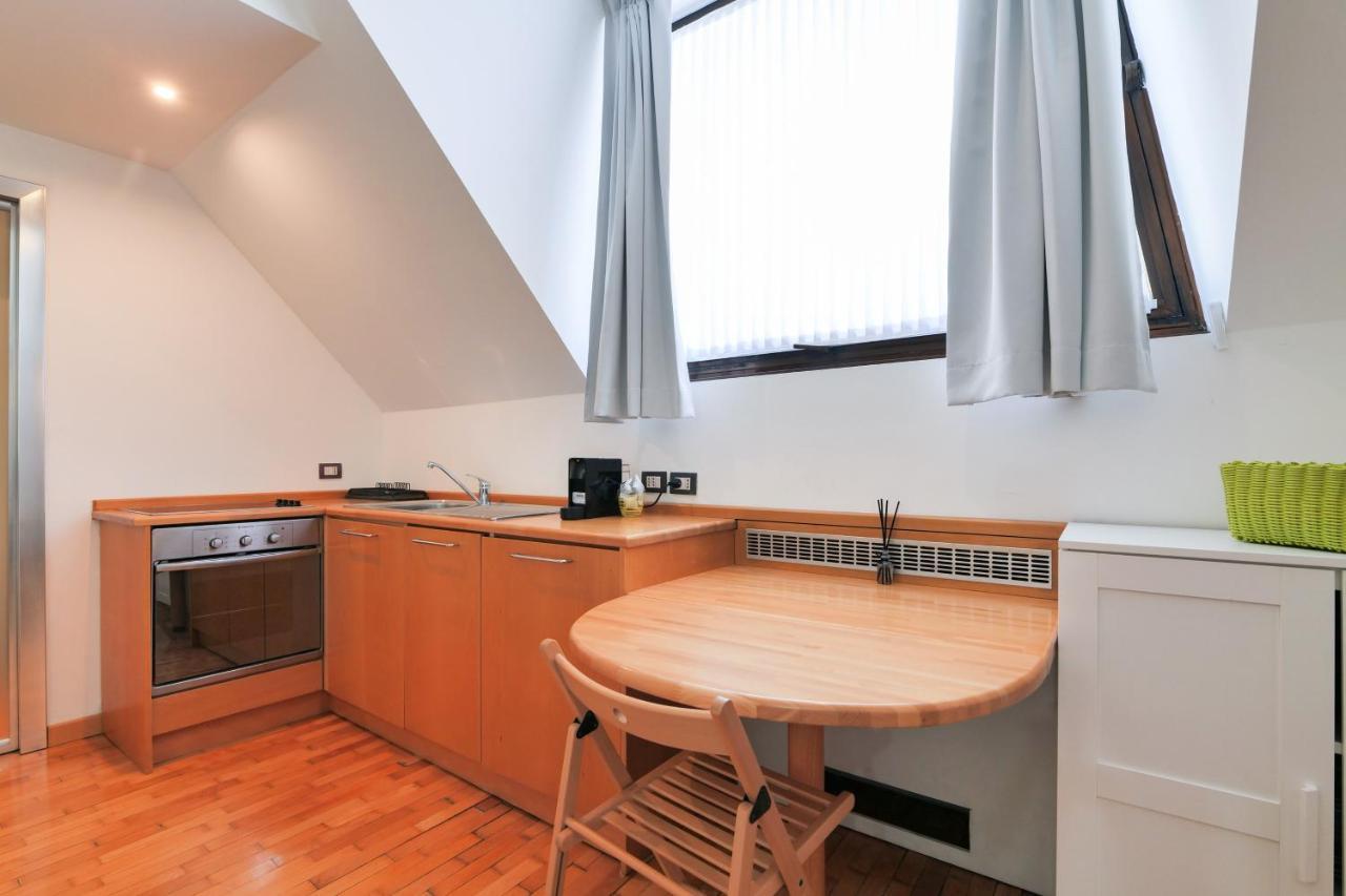 Duomo Luxury Apartment VIII Милано Екстериор снимка