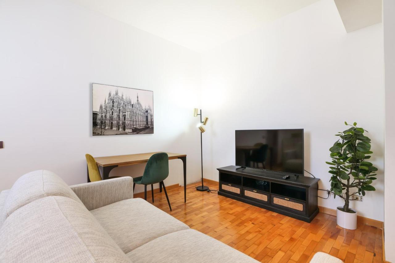 Duomo Luxury Apartment VIII Милано Екстериор снимка