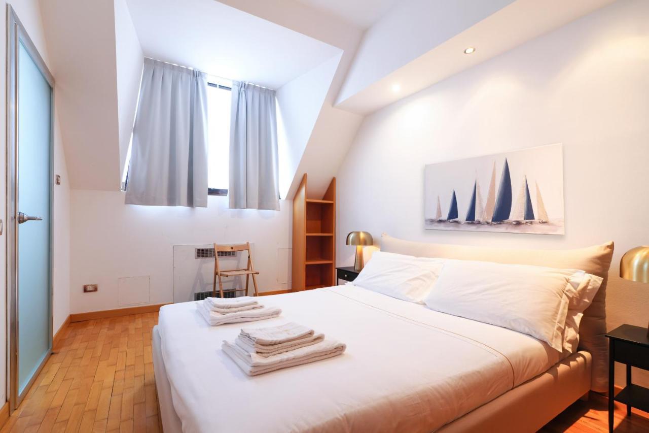 Duomo Luxury Apartment VIII Милано Екстериор снимка